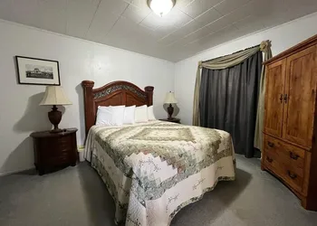 Cascade Motel hotel thumbnail 8
