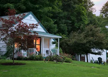 The Woodstock Inn on the Millstream hotel thumbnail 2
