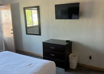 Maple Ridge Motel hotel thumbnail 7