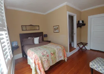 Iron Horse Station hotel thumbnail 4