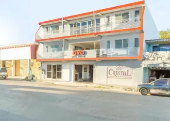 OYO Hotel Cristal hotel thumbnail 2