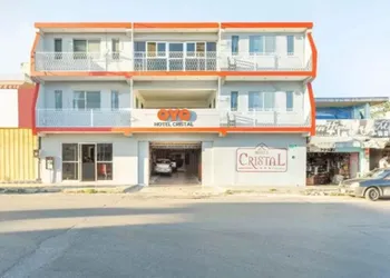 OYO Hotel Cristal hotel thumbnail 3
