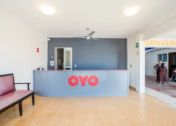 OYO Hotel Cristal hotel thumbnail 6