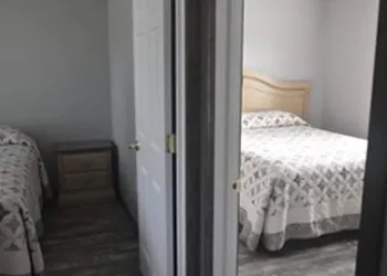 Blue Spruce Motel hotel thumbnail 3