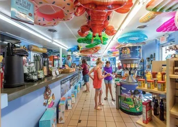 Pine Haven Campground hotel thumbnail 2