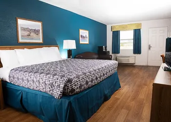 Riata Inn hotel thumbnail 6