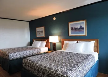 Riata Inn hotel thumbnail 7