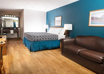 Riata Inn hotel thumbnail 8