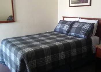 Windsor Crossroads Motel hotel thumbnail 5