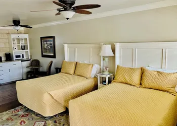 Beachcomber Inn hotel thumbnail 4