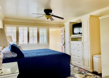 Beachcomber Inn hotel thumbnail 7
