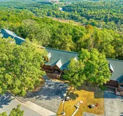 Ozarks Oasis 4 Bedroom Cabin by RedAwning hotel detail image 4