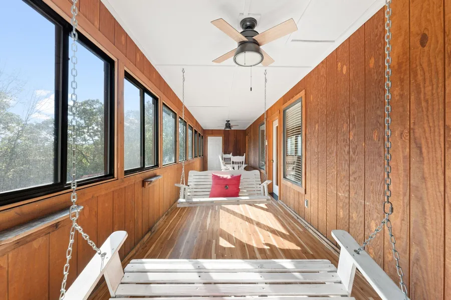 Ozarks Oasis 4 Bedroom Cabin by RedAwning hotel detail image 6