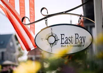 East Bay Bed & Breakfast hotel thumbnail 3