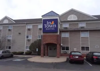 InTown Suites Extended Stay Cincinnati OH - Fairfield hotel thumbnail 2