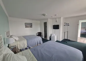 Ocean View Westerly hotel thumbnail 4