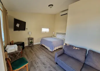 Ocean View Westerly hotel thumbnail 7