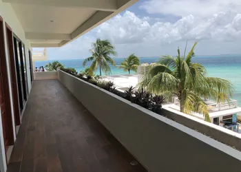 Cuxos Hotel Beachfront hotel thumbnail 4