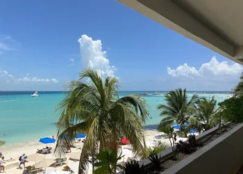 Cuxos Hotel Beachfront hotel thumbnail 6