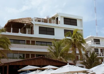 Cuxos Hotel Beachfront hotel thumbnail 2