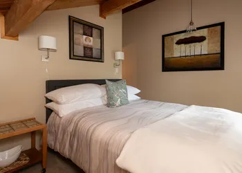 Mount Robson Mountain River Lodge hotel thumbnail 5