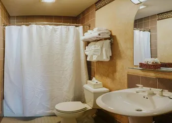 Shoshone Condominiums hotel thumbnail 6
