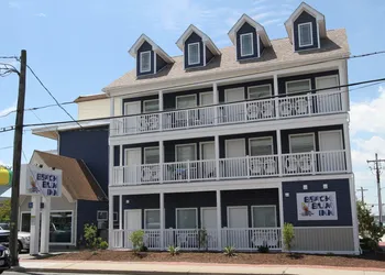 Beach Bum Inn hotel thumbnail 2