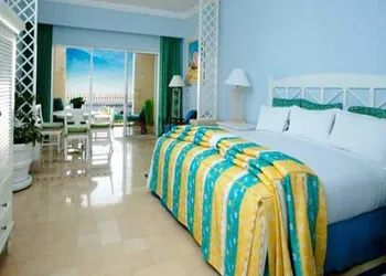 Condo EM hotel thumbnail 5