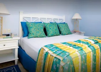 Condo EM hotel thumbnail 6