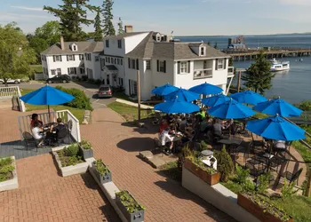 The Willows hotel thumbnail 3