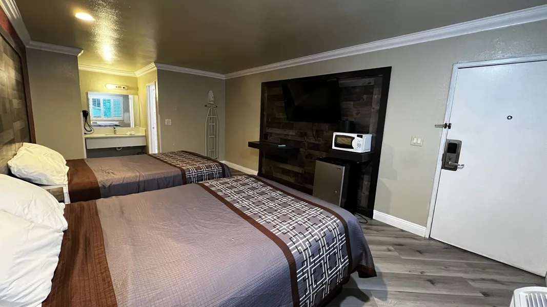 New American Inn and Suites hotel detail image 6