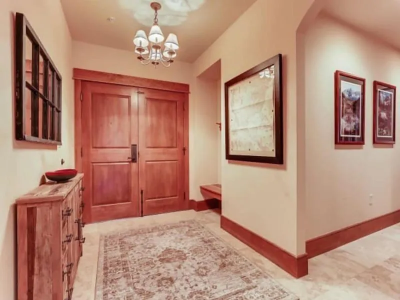Premier 3 Bedroom Ski in, Ski out Lone Eagle Condo With the Best Access to Skiing in Keystone hotel detail image 6