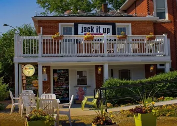 Distinctive Inns of Kingsville Inn31 hotel thumbnail 2
