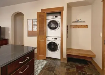 Premier 2 Bedroom Ski in, Ski out Lone Eagle Condo With the Best Access to Skiing in Keystone hotel thumbnail 6