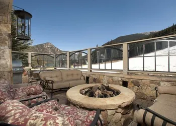 Premier 2 Bedroom Ski in, Ski out Lone Eagle Condo With the Best Access to Skiing in Keystone hotel thumbnail 8