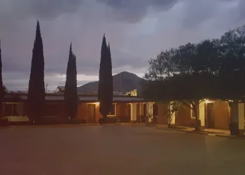 Motel Colonial hotel thumbnail 3