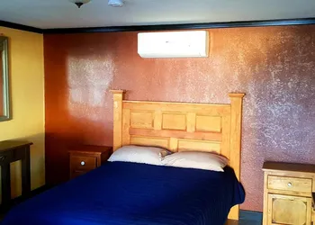 Motel Colonial hotel thumbnail 7