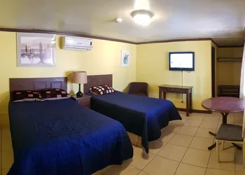 Motel Colonial hotel thumbnail 8