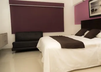 Suites Milán Room hotel thumbnail 5