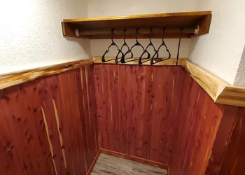Log Cabin Inn hotel thumbnail 6