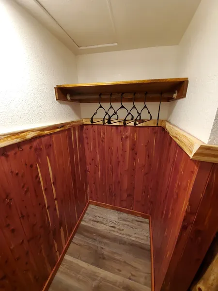 Log Cabin Inn hotel detail image 6