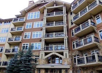 Premier 1 Bedroom Ski in, Ski out Lone Eagle Condo With the Best Access to Skiing in Keystone hotel thumbnail 3