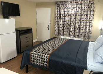 Luxury Inn & Suites hotel thumbnail 4