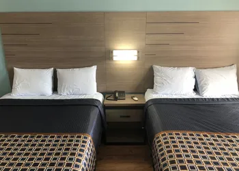 Luxury Inn & Suites hotel thumbnail 6