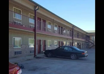 City Heart Inn & Suites hotel thumbnail 3