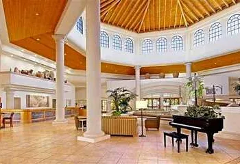 Embassy Suites Phoenix North hotel thumbnail 2