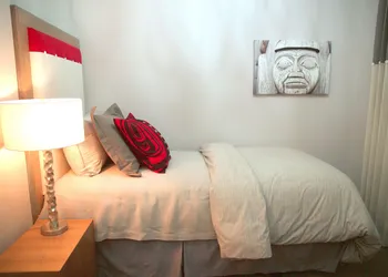 Ocean House at Tlaga Gawtlaas hotel thumbnail 8