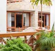 Plaza Magnolias Suites hotel detail image 3