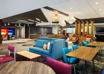Tru by Hilton Charleston Airport hotel thumbnail 2