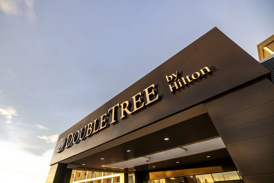 DoubleTree by Hilton Calgary North hotel detail image 2